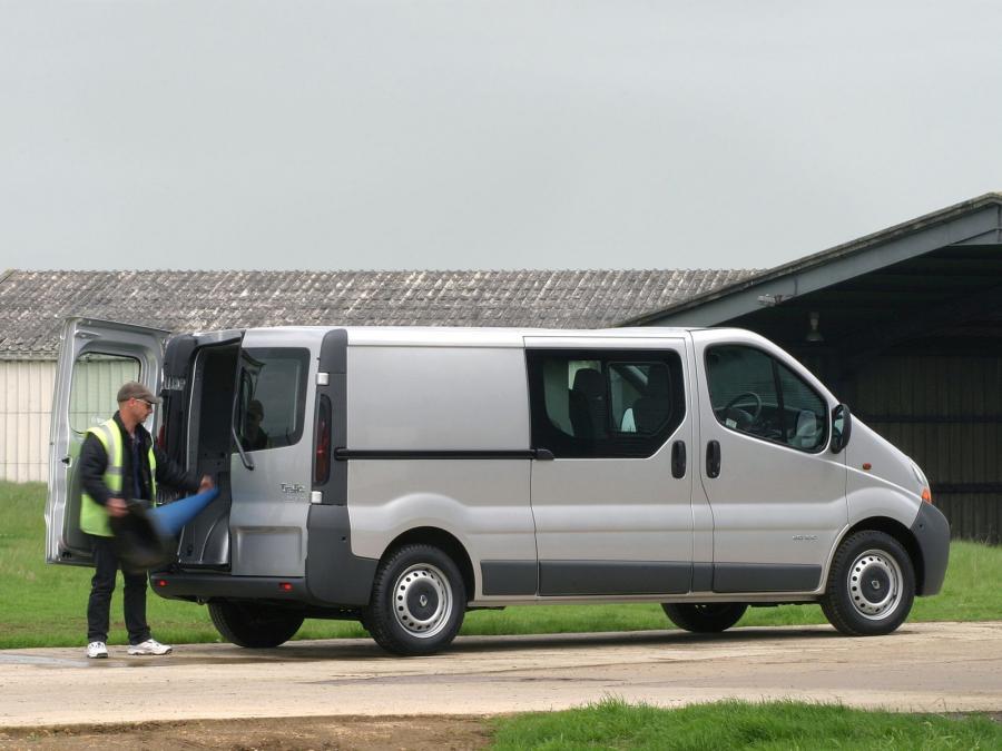  Renault Trafic LWB Kombi 2001 года  (UK) (фото 3 из 3)